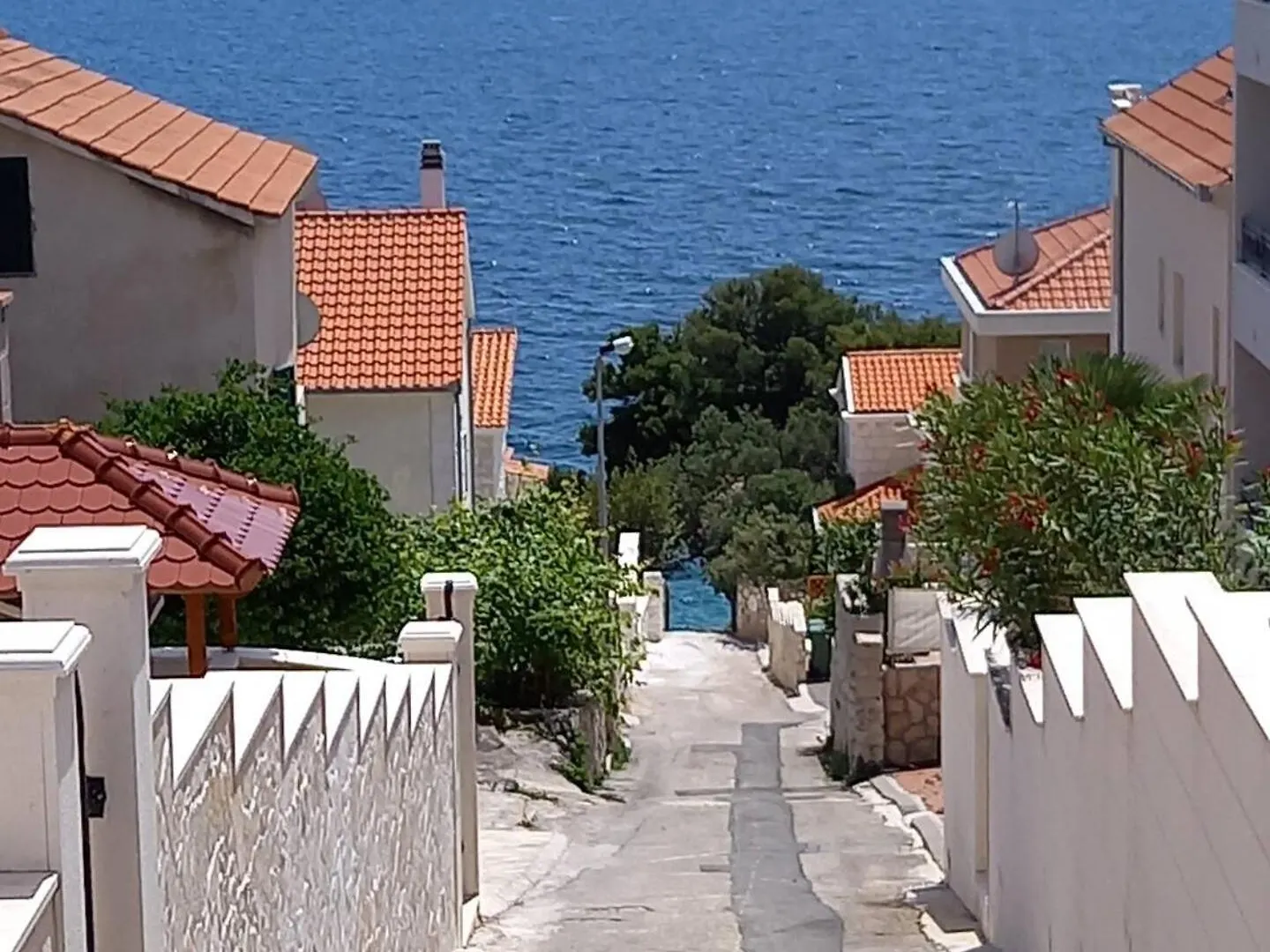 Sunset Dreams - 5Min Beach Walk Apartment Trogir
